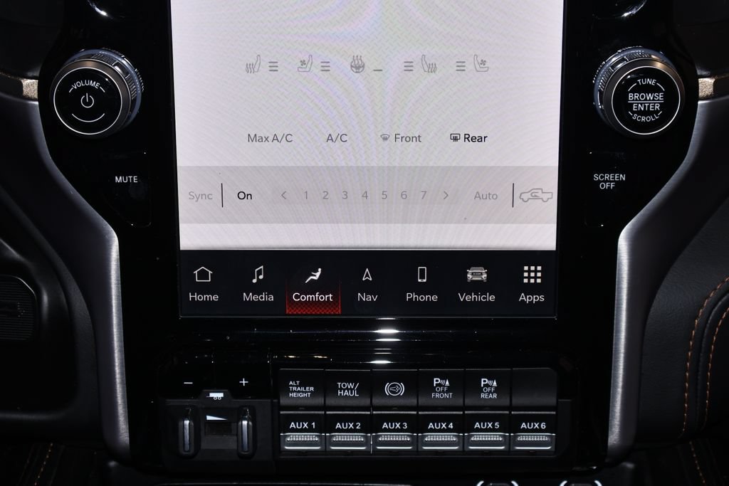 Used 2023 RAM 3500 Limited AWD/4WD image 32
