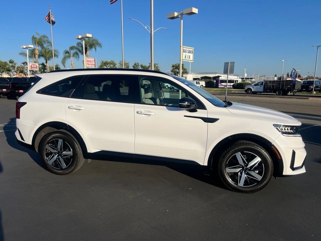 Used 2023 Kia Sorento EX w/ Panoramic Sunroof Package FWD image 8