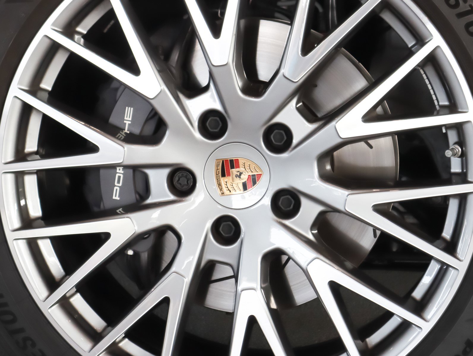 Certified 2025 Porsche Panamera 4 image 14