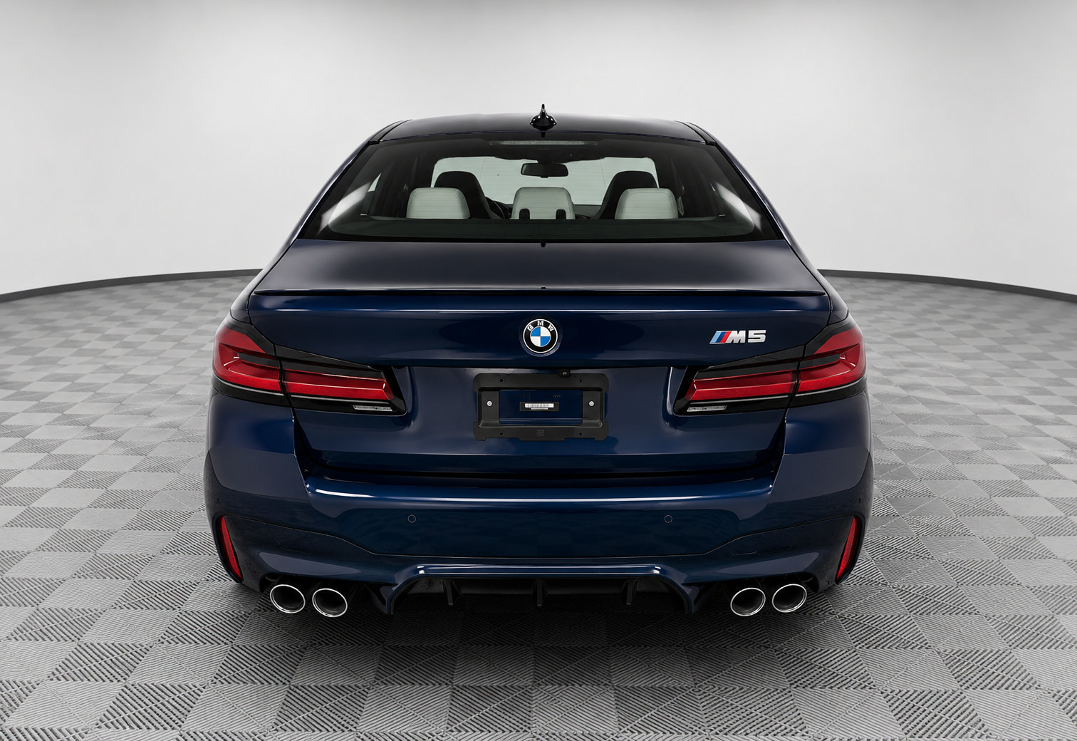 Used 2023 BMW M5 w/ Executive Package AWD/4WD video 5