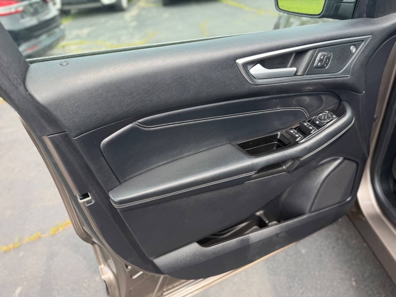 Used 2019 Ford Edge Titanium AWD/4WD image 15