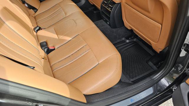 Used 2019 BMW 530e xDrive w/ Convenience Package AWD/4WD image 36
