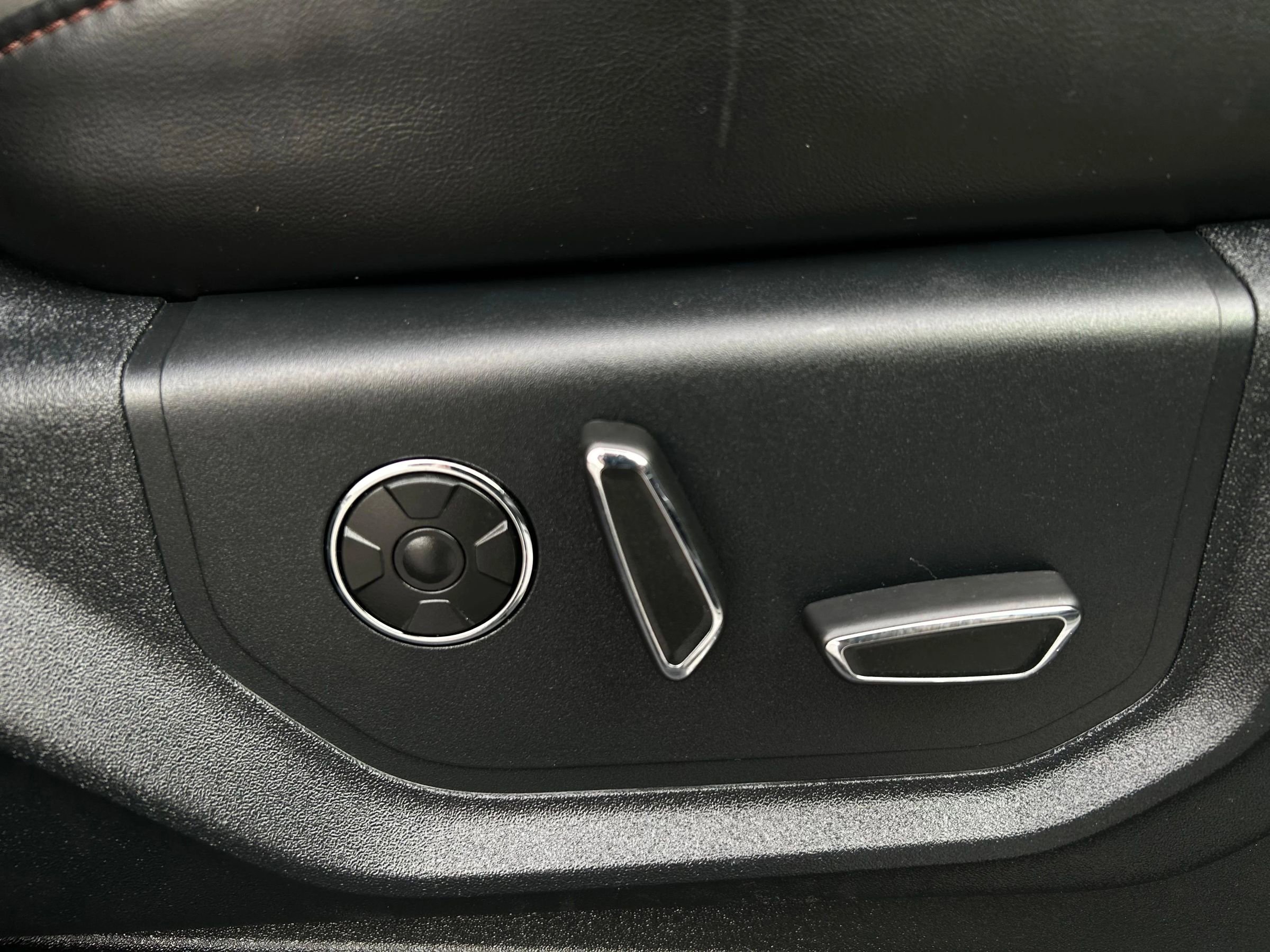 Used 2020 Ford F150 Platinum w/ Equipment Group 701A Luxury image 22