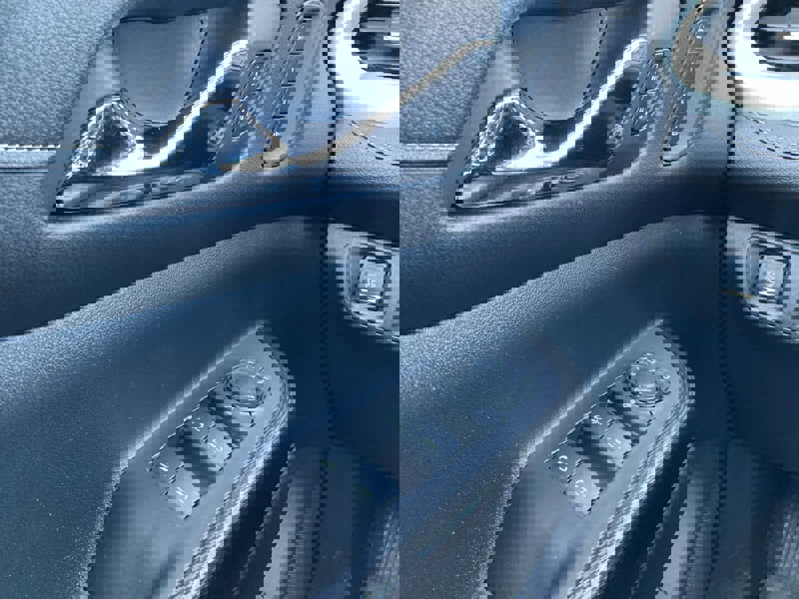 Used 2019 GMC Acadia SLT w/ LPO, Cargo Package image 19