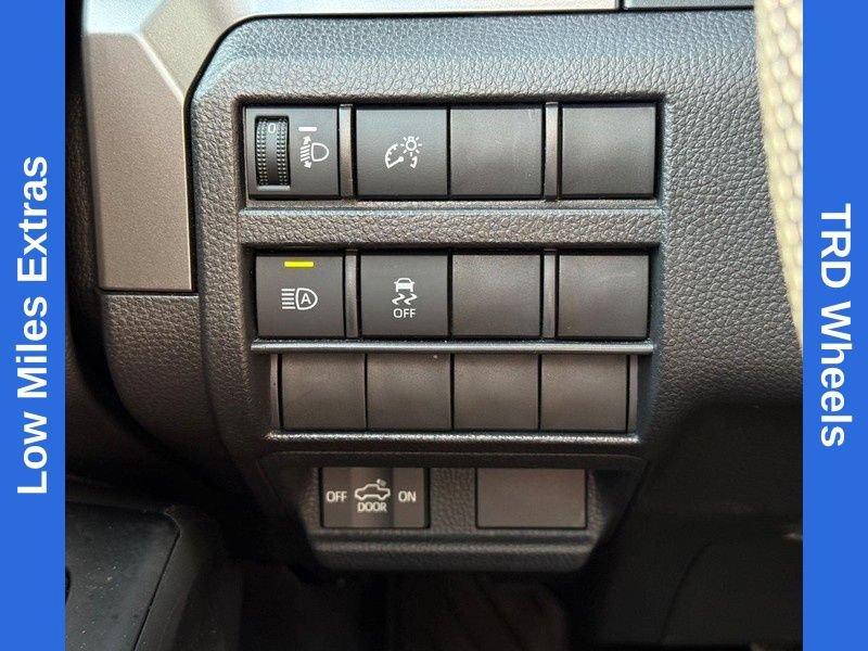 Used 2024 Toyota Tacoma SR5 AWD/4WD image 29
