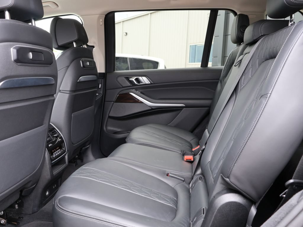 Used 2025 BMW X7 xDrive40i AWD/4WD image 19