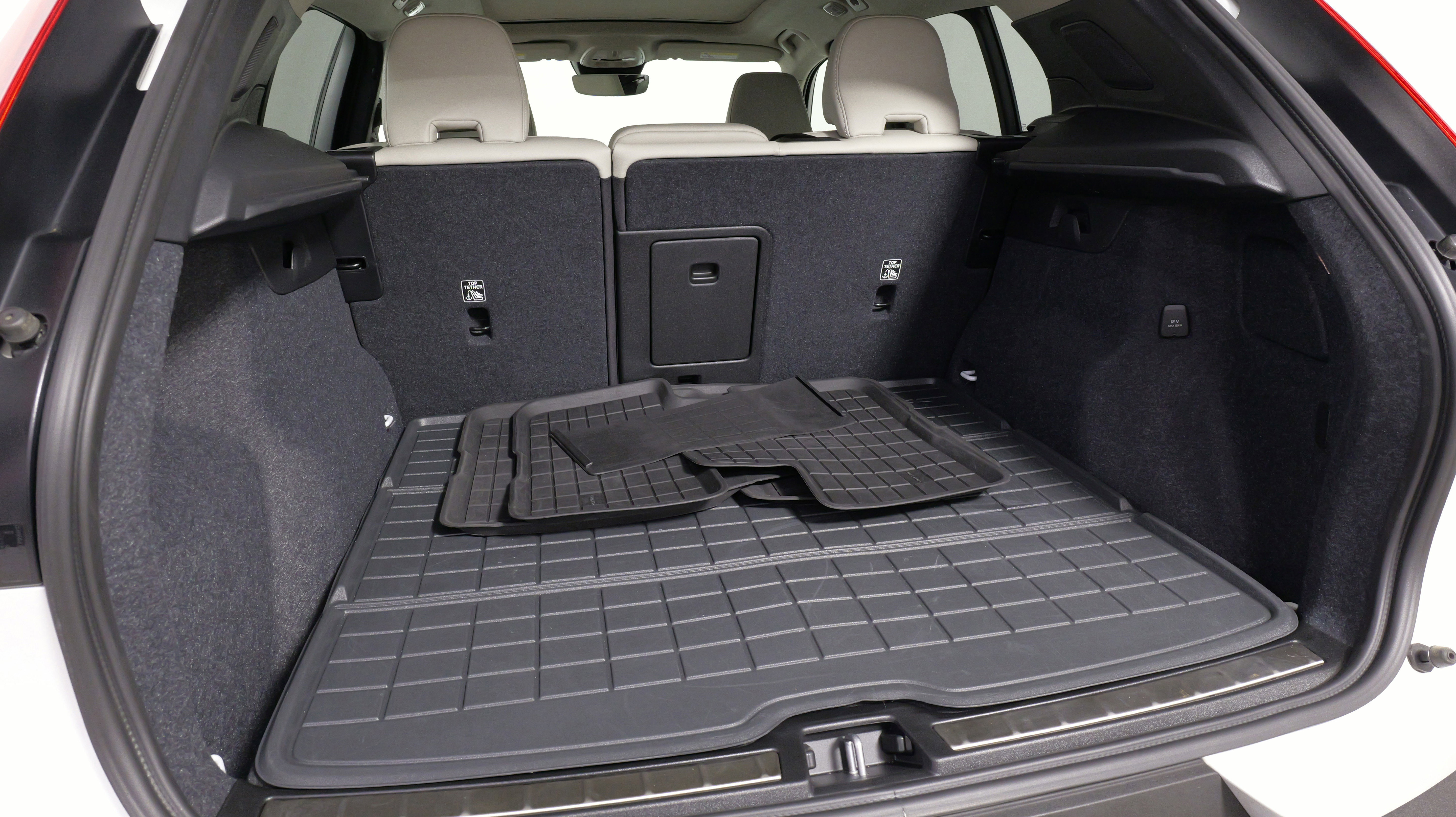 Used 2024 Volvo XC40 B5 Plus w/ Climate Package image 62