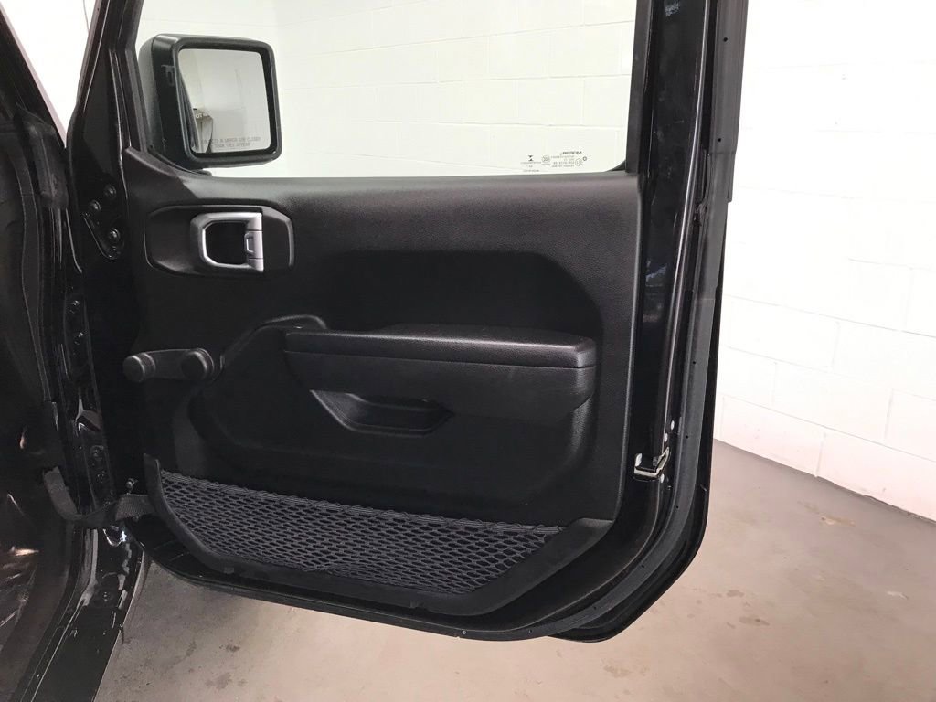 Used 2023 Jeep Wrangler Sport image 33