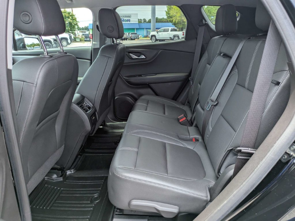 Used 2024 Chevrolet Blazer LT w/ Midnight/Sport Edition FWD image 15