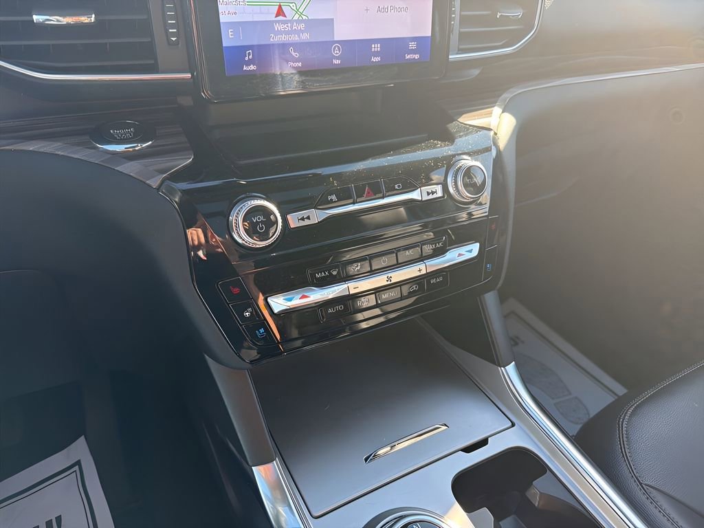 Used 2022 Ford Explorer Limited w/ Equipment Group 301A image 31