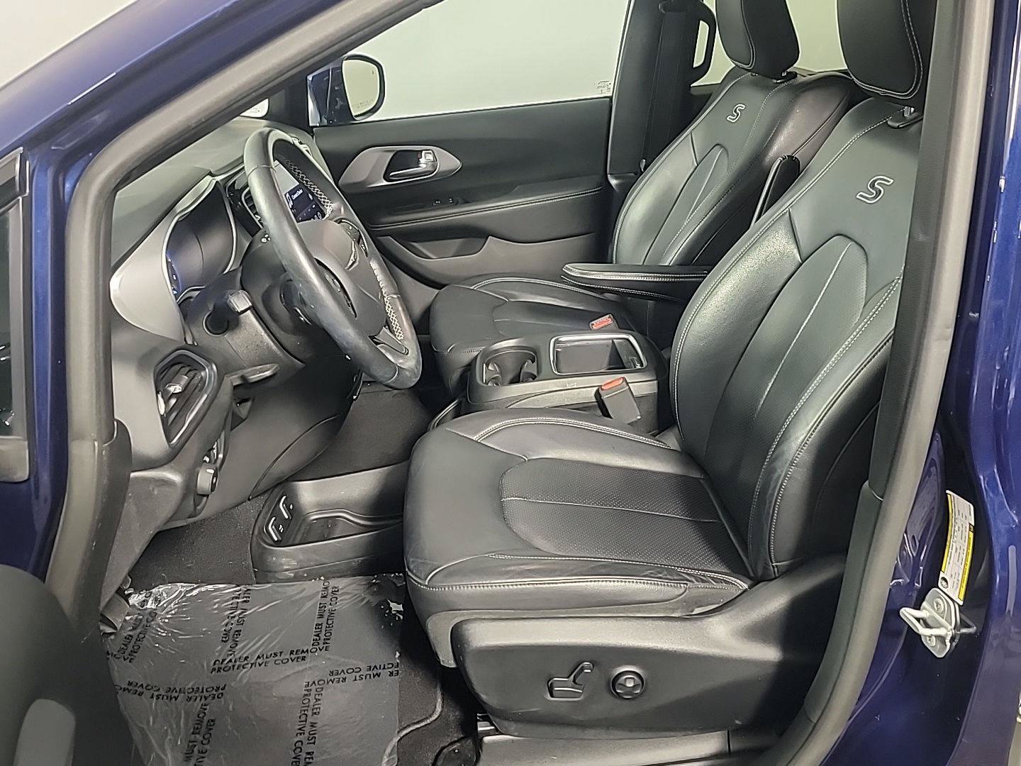 Used 2019 Chrysler Pacifica Touring-L Plus w/ Advanced Safetytec Group FWD image 21