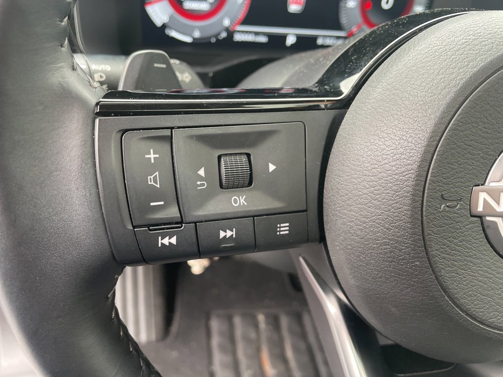 Used 2024 Nissan Pathfinder Platinum image 15