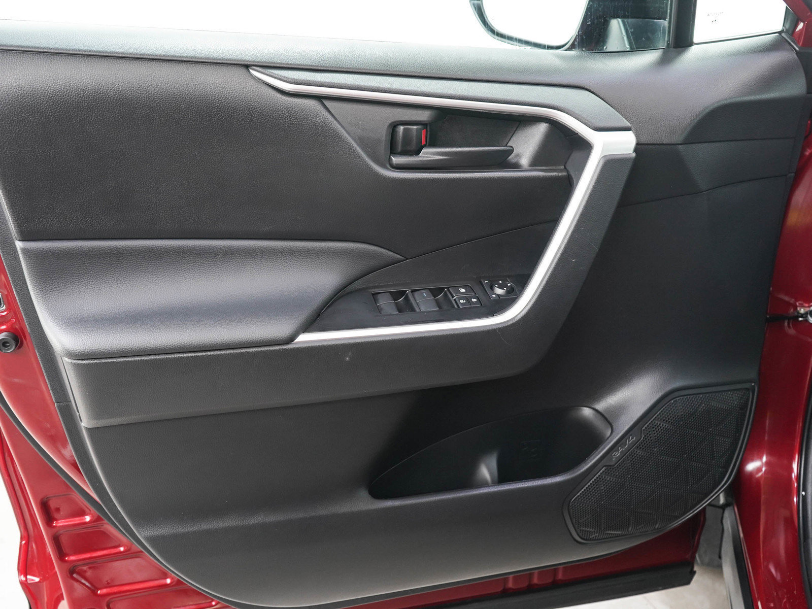 Used 2024 Toyota RAV4 LE AWD/4WD image 19