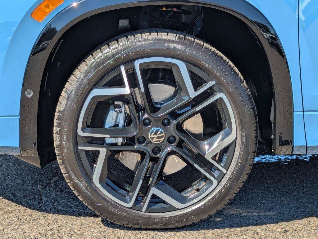 Certified 2025 Volkswagen Tiguan SEL R-Line AWD/4WD image 42