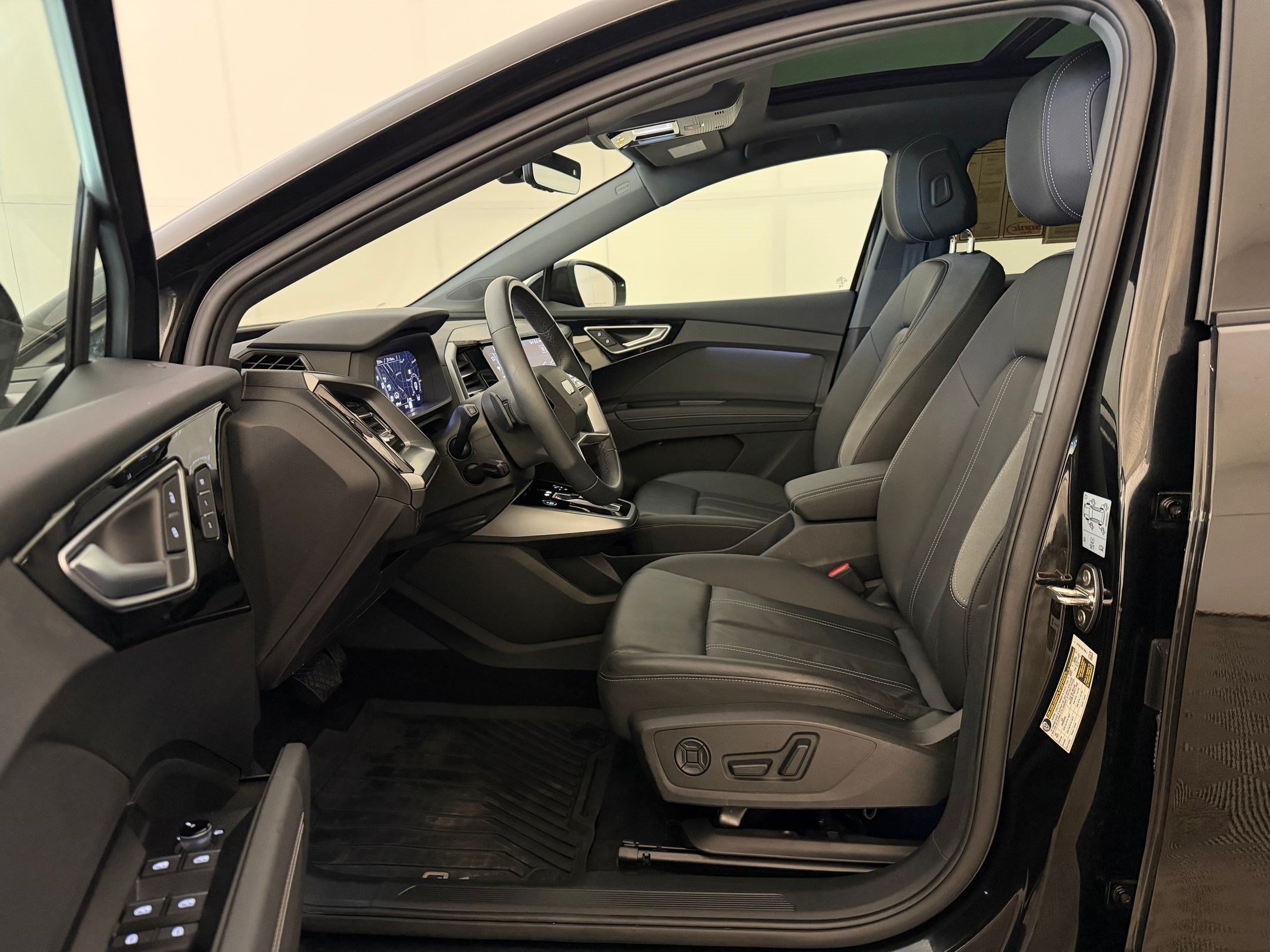 Certified 2025 Audi Q4 e-tron Premium w/ Convenience Package RWD image 5