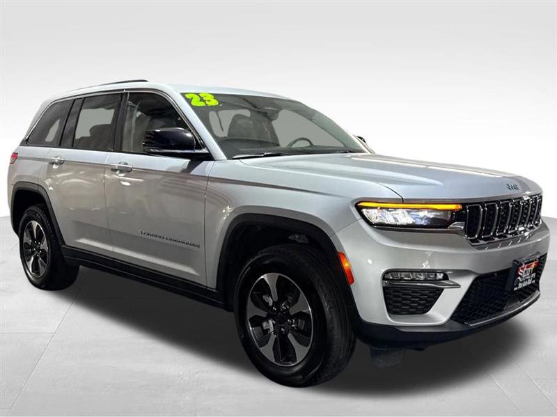 Used 2023 Jeep Grand Cherokee 4WD 4xe image 3