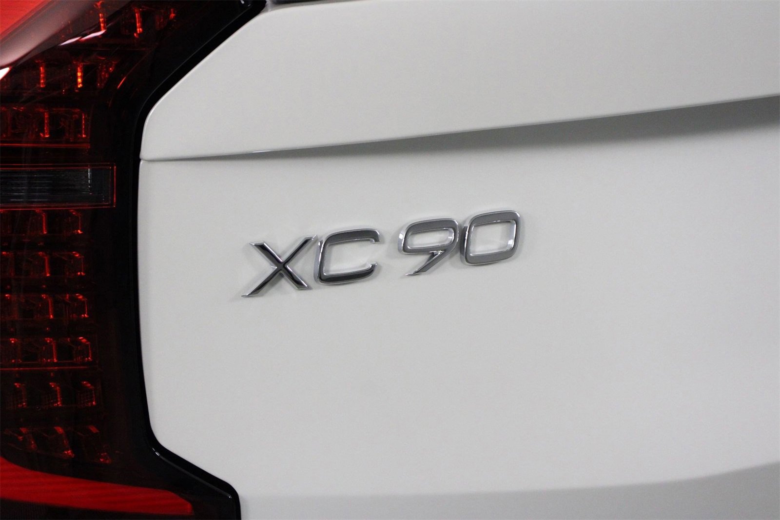 New 2025 Volvo XC90 B6 Plus image 16