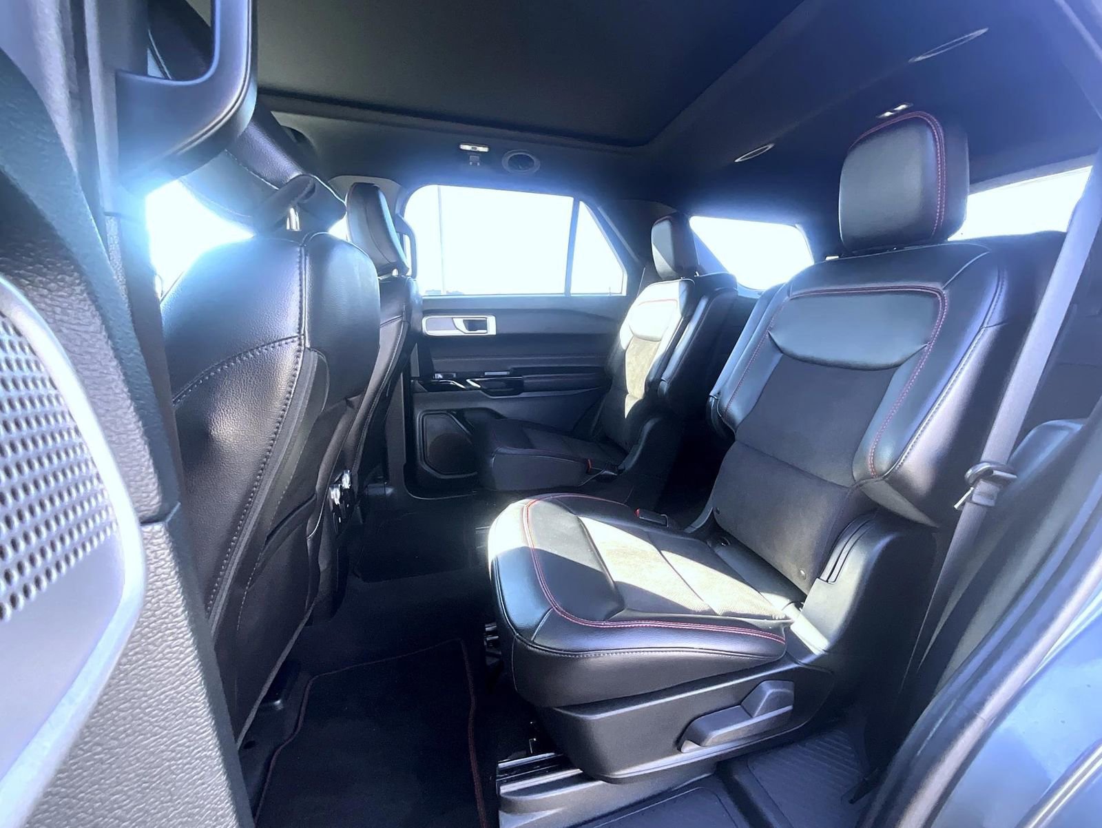 Used 2023 Ford Explorer ST-Line w/ Class IV Trailer Tow Package image 22