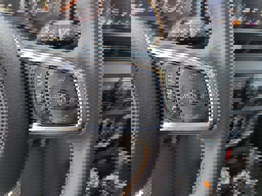 Used 2025 Jeep Wrangler Sahara image 26