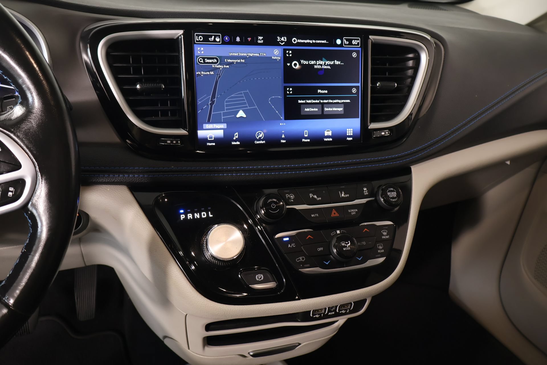 Used 2021 Chrysler Pacifica Touring-L FWD image 5
