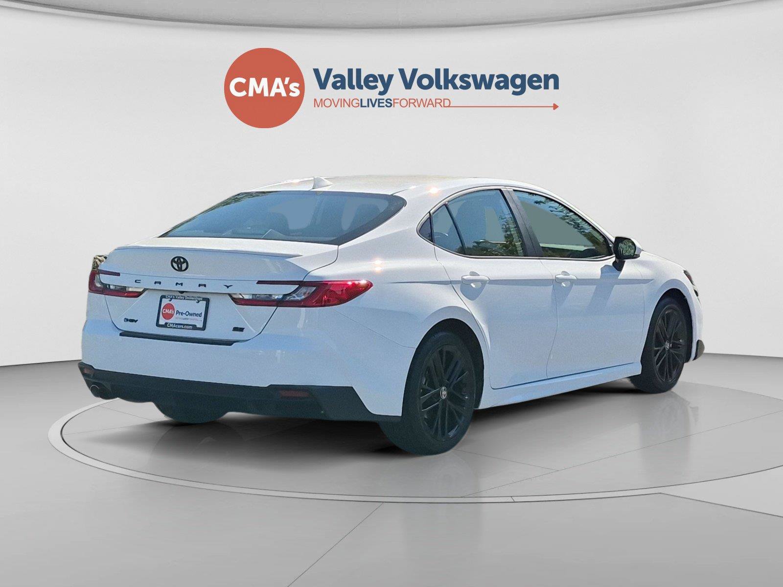 Used 2025 Toyota Camry SE FWD image 5