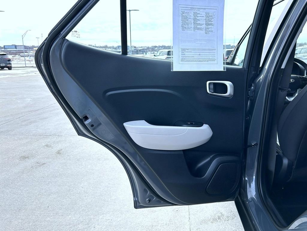 Used 2025 Hyundai Venue SEL image 20