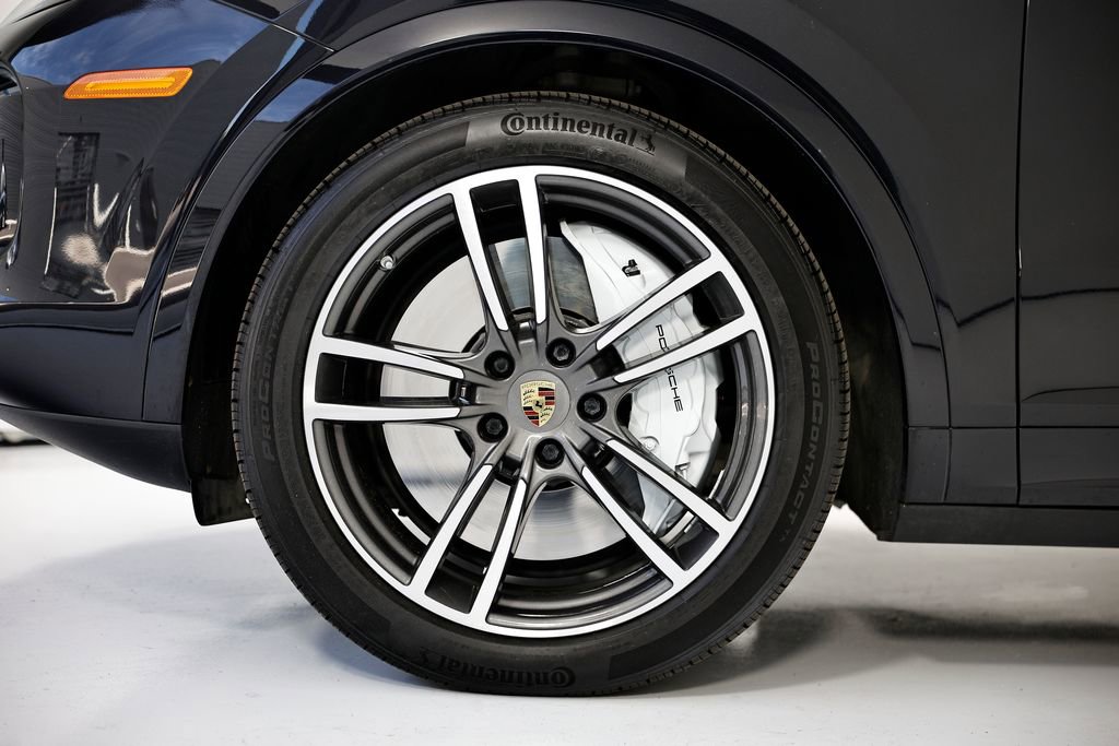 Certified 2022 Porsche Cayenne Turbo AWD/4WD image 13
