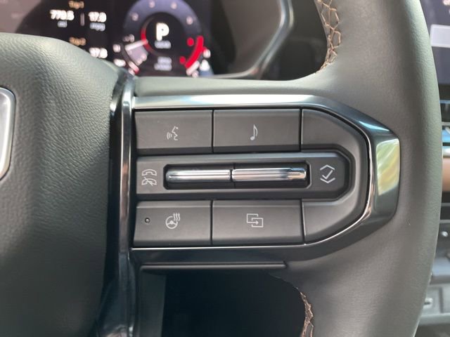 Used 2025 GMC Canyon AT4 w/ AT4 Premium Package image 19