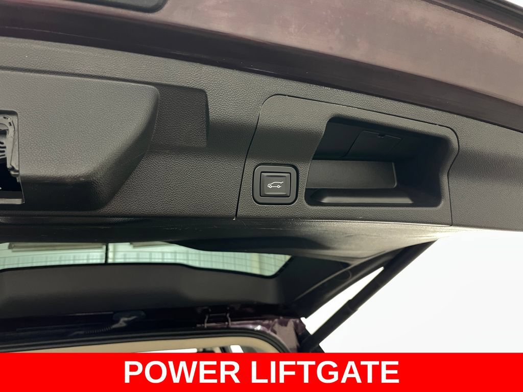 Used 2017 GMC Acadia Denali w/ Technology Package FWD image 48