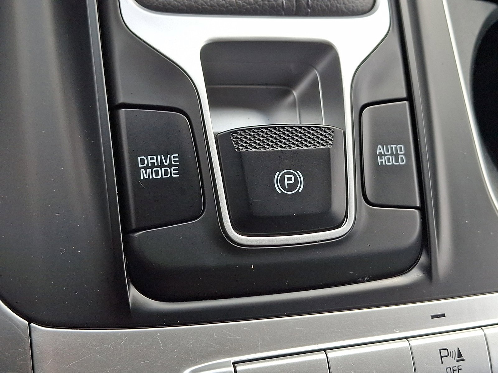 Used 2023 Kia Carnival LX image 25