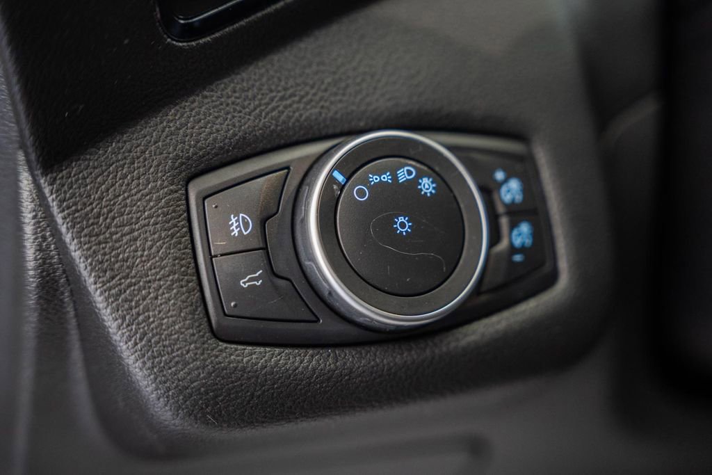 Used 2019 Ford Escape Titanium image 41