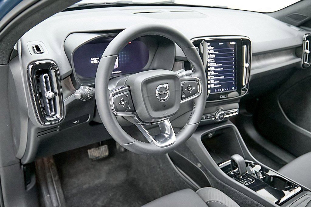 Certified 2023 Volvo C40 Recharge Core w/ Climate Package image 13