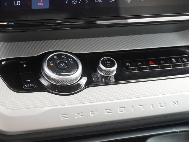 Used 2025 Ford Expedition Active AWD/4WD image 27