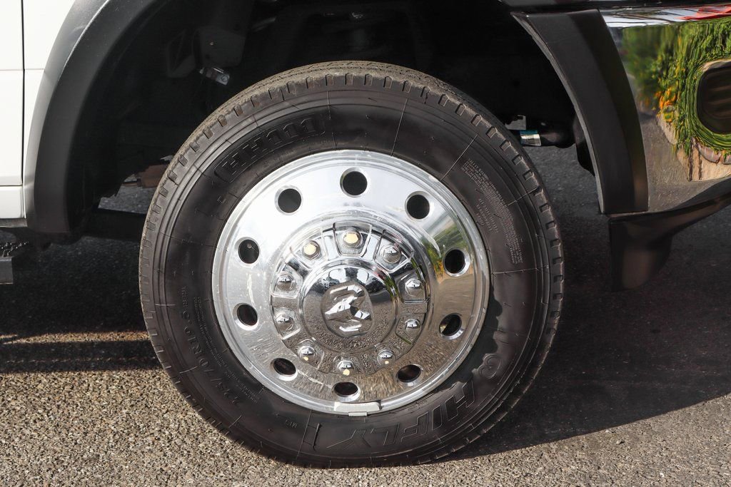 Used 2021 RAM 5500 Tradesman w/ Chrome Appearance Group RWD image 41