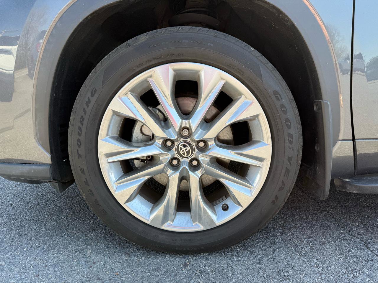 Used 2021 Toyota Highlander Limited FWD image 45