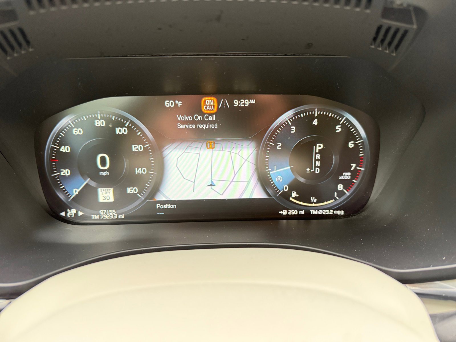 Used 2018 Volvo XC60 T5 Inscription w/ Convenience Package image 11