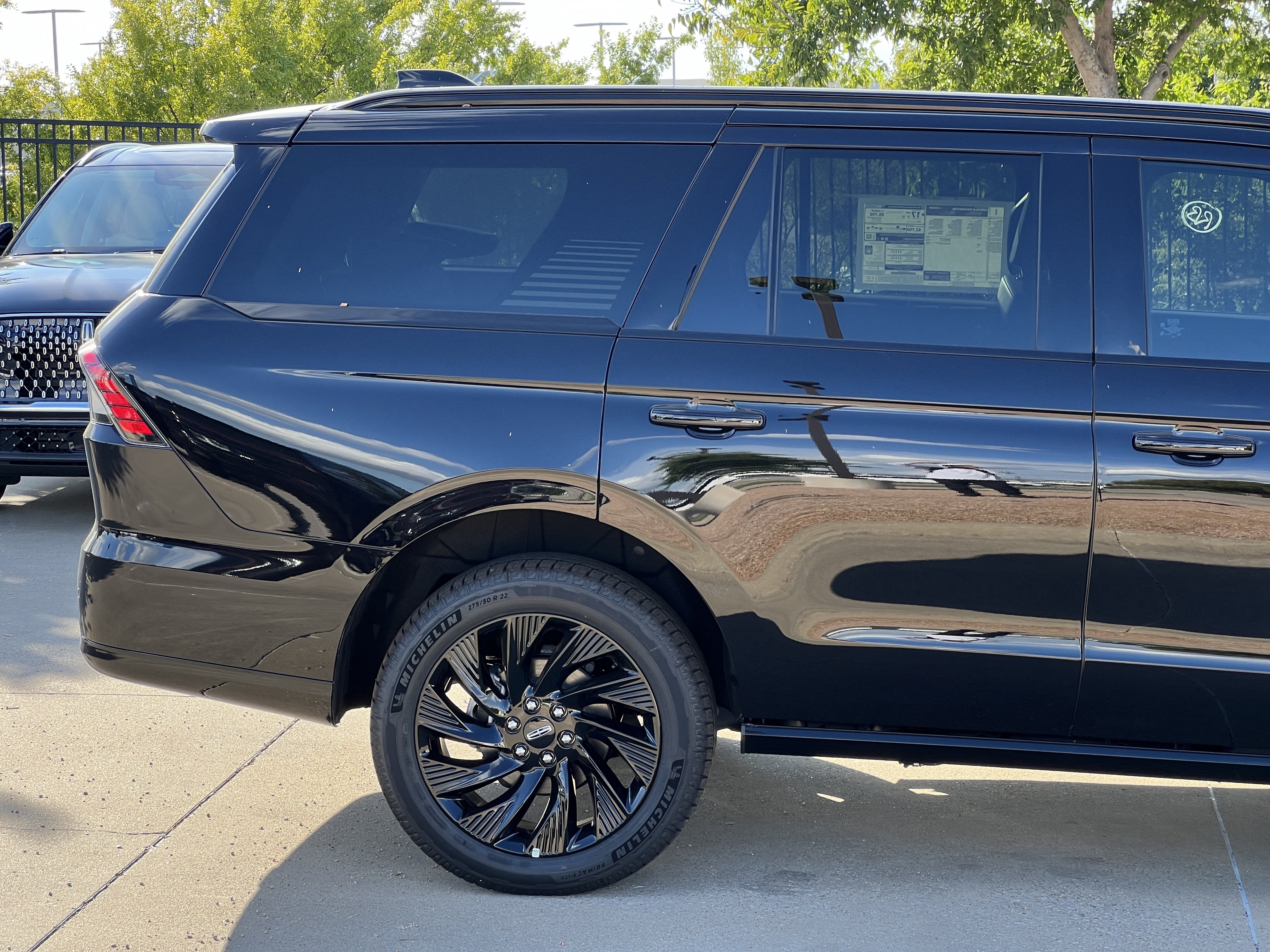 New 2027 Lincoln Navigator Reserve w/ Jet Appearance Package AWD/4WD image 11