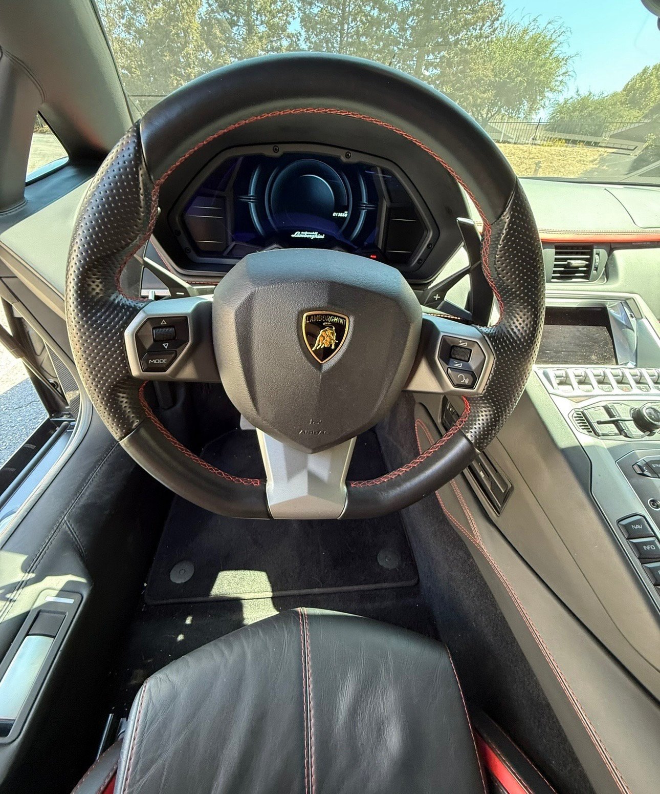 Used 2018 Lamborghini Aventador S AWD/4WD image 17