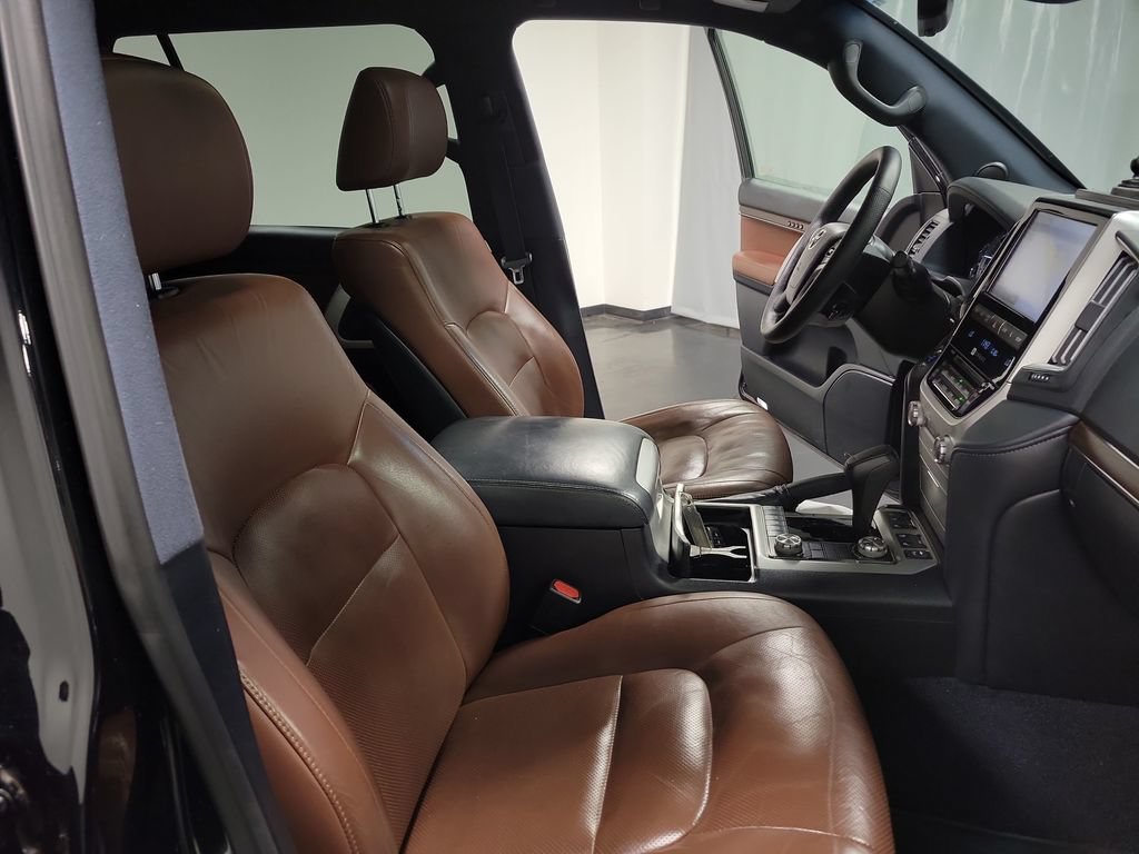 Used 2018 Toyota Land Cruiser AWD/4WD image 24