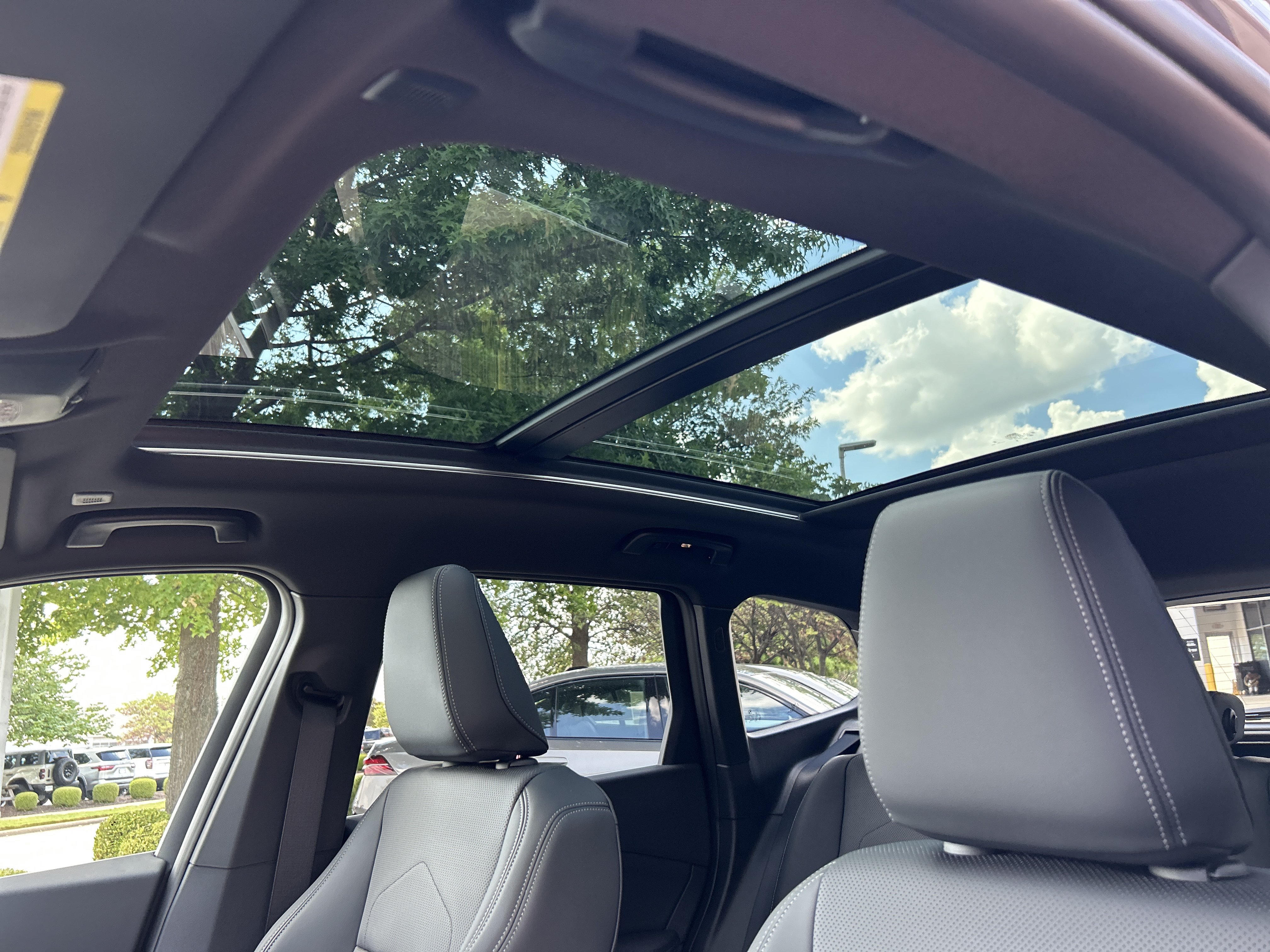 New 2027 BMW X1 xDrive28i AWD/4WD image 16