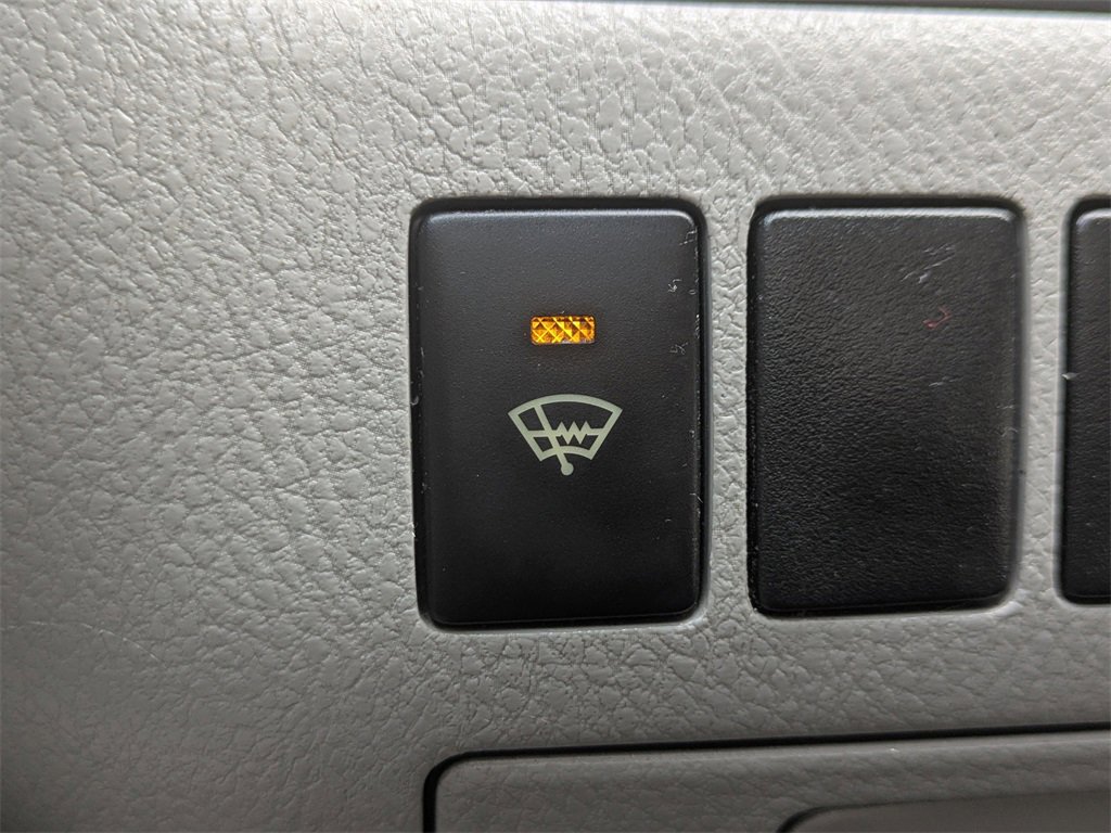 Used 2015 Toyota Highlander LE image 26