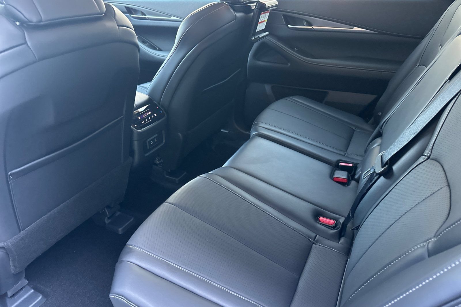 Certified 2026 INFINITI QX60 Pure w/ Family Package AWD/4WD image 15