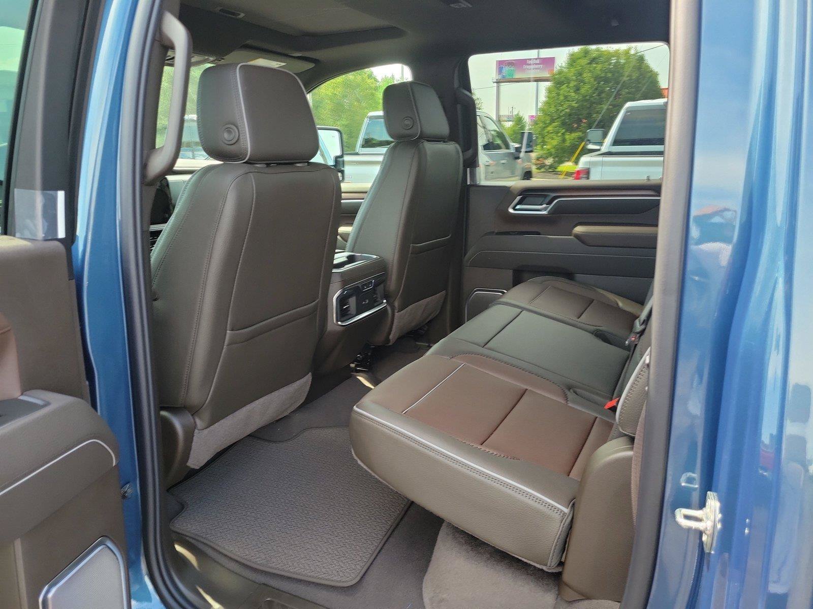 New 2026 GMC Sierra 2500 Denali w/ Denali Reserve Package AWD/4WD image 12