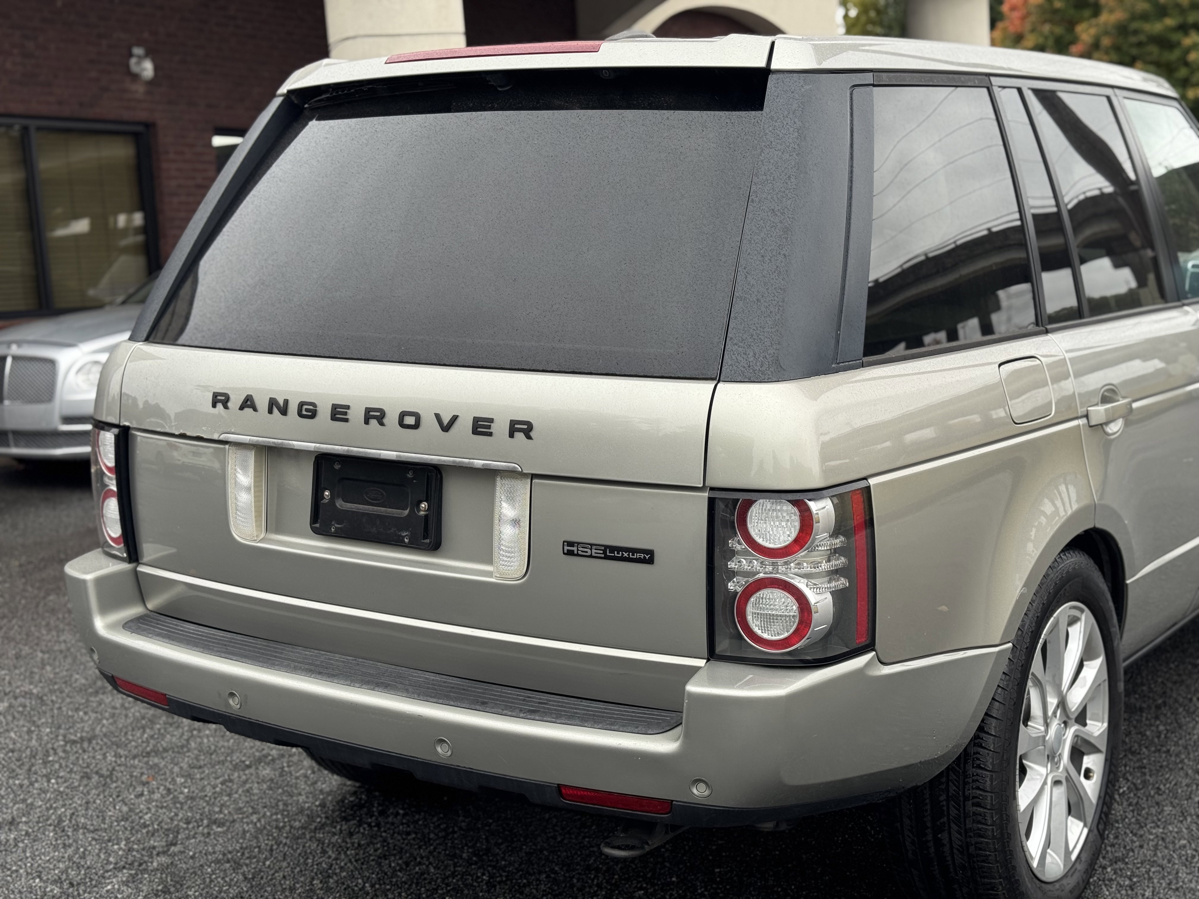 Used 2012 Land Rover Range Rover HSE image 14