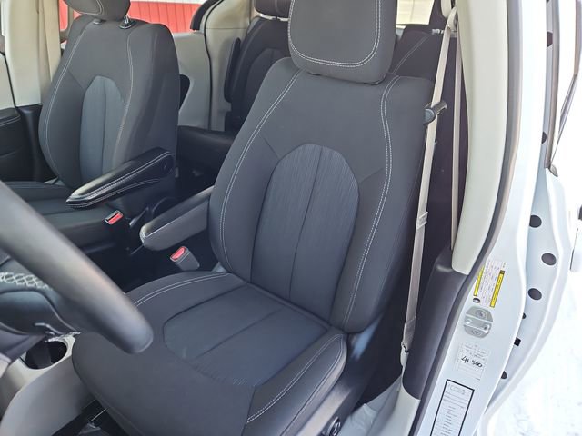 Used 2024 Chrysler Voyager LX FWD image 34