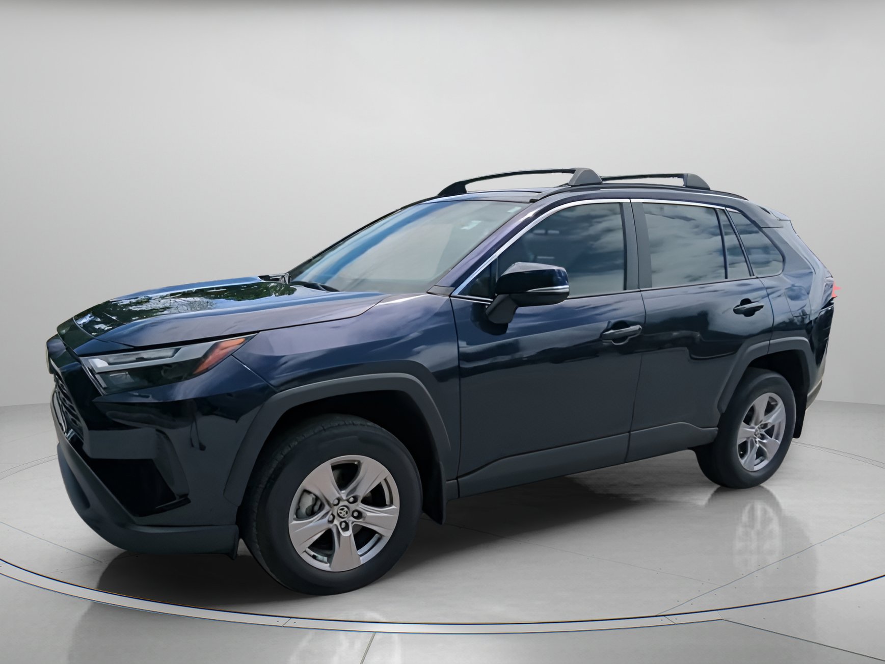Used 2025 Toyota RAV4 XLE w/ Convenience Package FWD image 14