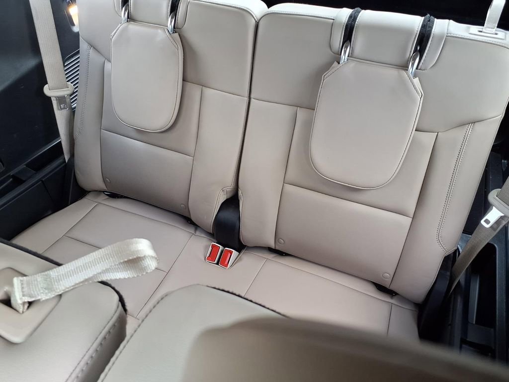 Used 2023 Ford Explorer XLT w/ Equipment Group 202A image 8