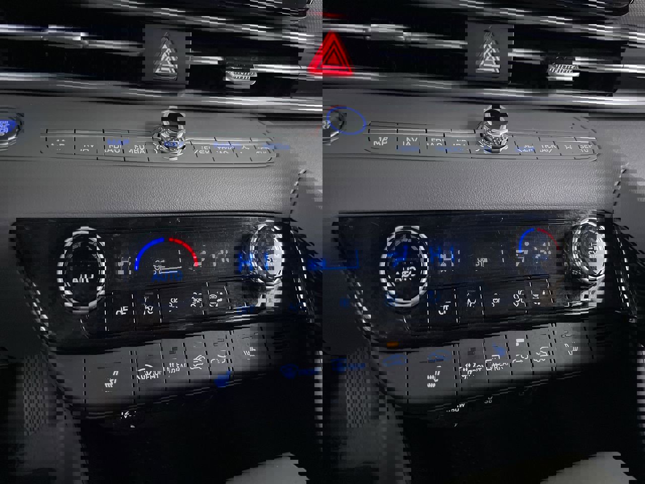 Used 2023 Hyundai Elantra SEL w/ Convenience Package image 17