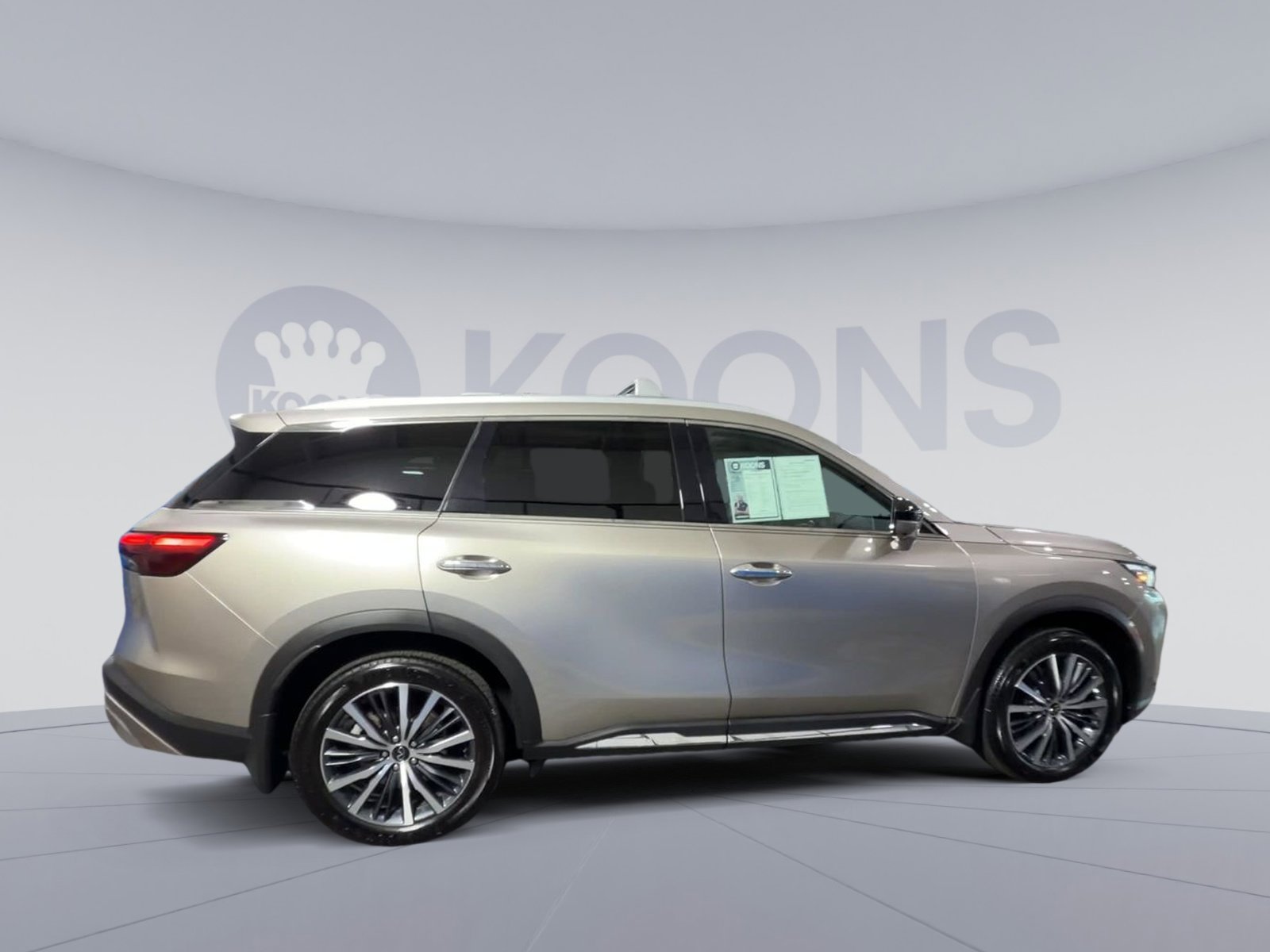 Used 2022 INFINITI QX60 Sensory w/ Cargo Package image 12
