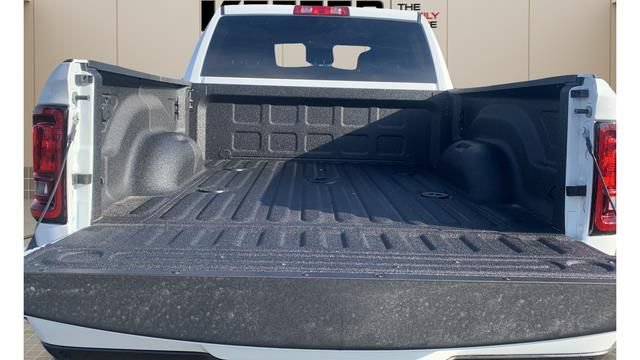 New 2026 RAM 2500 Big Horn AWD/4WD image 15